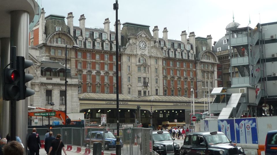London - Bahnhöfe in London (2014) 3%20London%20Victoria%20Station